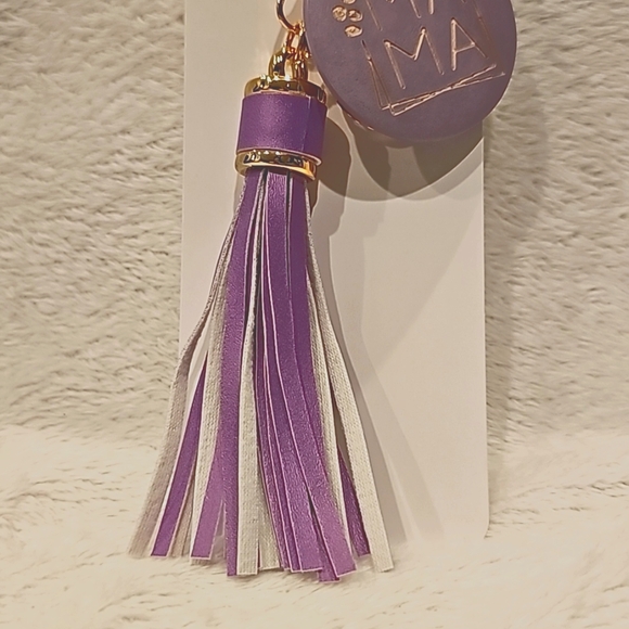 BRAND NEW! Wooden "MAMA" Purple Leather Tassel Keychain Purse Charm Mother’s Day - Picture 4 of 4